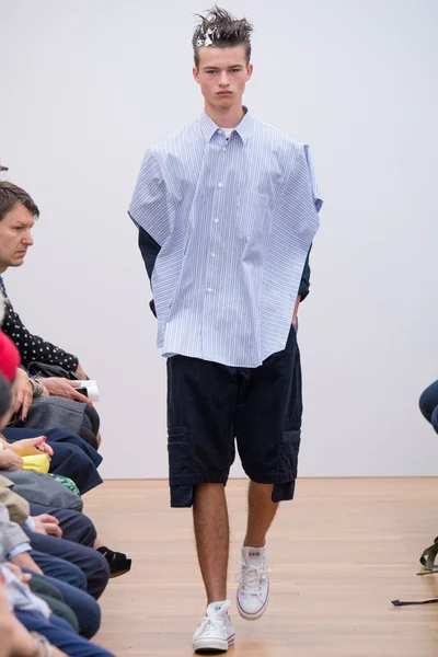 Look 25